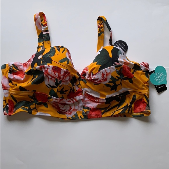 💕SOLD💕 Torrid Floral Twist Lined Bikini Top - Picture 5 of 5